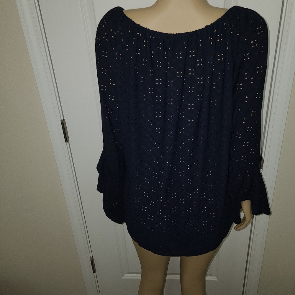 Top - Picture 2 of 2